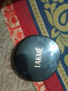Woman Face Powder