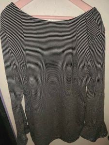 BLACK AND WHITE TOP FROM ONLY