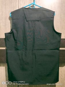 Men&#39;s riding &amp; hiking sleeveless four pocket jacke