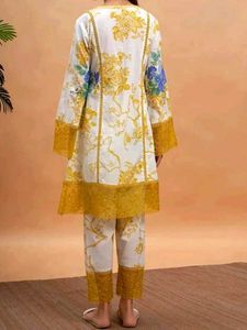 beautiful  ⭐ lace detail pakistani Suite