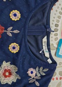 New top for women with tag