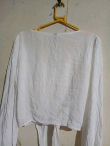H&amp;M White Tie-Front Blouse