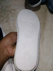 CASUAL FOOTWEAR FOR MEN SIZE 8.5 UK