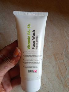 COSIQ Vitamin B3-5% Face Wash