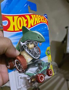 Hot Wheels Buick Riviera &amp; Shark Bite Treasure Hun