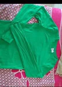 Green H&amp;M Divided Basic Tee -