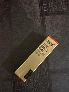 Foundation + Lipsticks