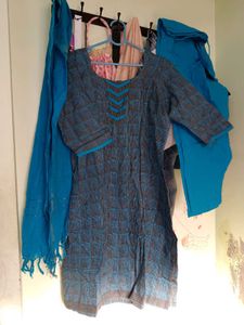 Blue Kurti Set And Pink K