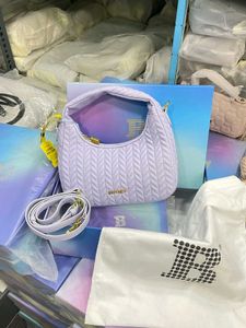 CUTE KOREAN HANDY SLING BAG