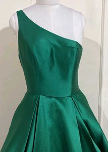 Emerald Green One-Shoulder Gown