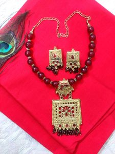 Maroon Beaded Necklace & Earrings Set