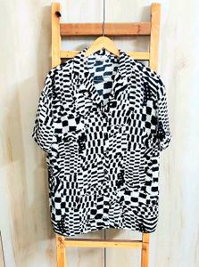 Black &amp; White Printed Shirt Size-44