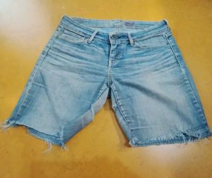 One Single Piece Of Levis denim frayed shorts
