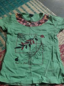 Green Graphic Print Top