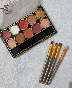 Eyeshadow Palette + 4 Eye Makeup Brushes
