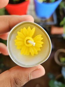 10 Tea Light Candles With Yellow Flower