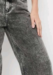 Heavy Washed Straight Fit Black Jean
