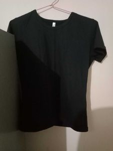 solid Black Basic T-Shirt