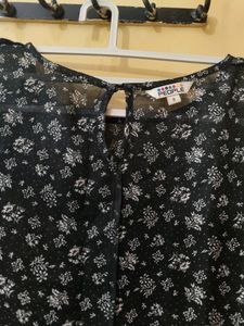 People Black Top