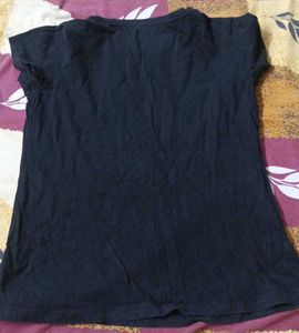 Stay Chic Tee