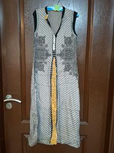 W Striped Sleeveless Kurti (unused)