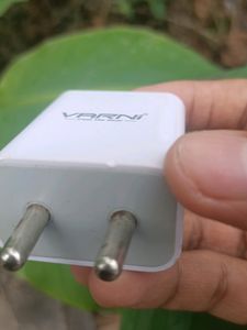 VARNI Travel Adapter 2.4V