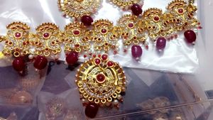 Gold polish necklace 😘😘👉👉✅