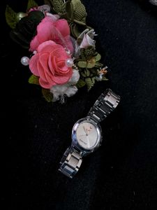 Stunners White Dial Metal Strap Watch