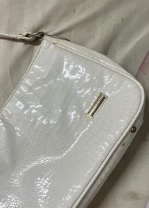 Stylish White Handbag