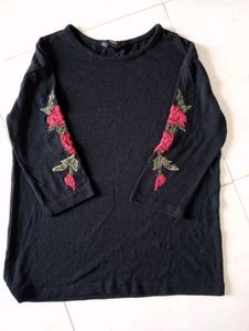 MAX BRAND EMBROIDERED TOP🖤❤️