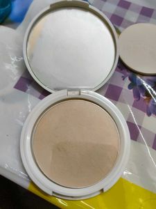 MyGlamm LIT Radiant Matte Compact
