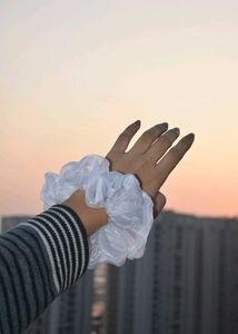 Organza White Scrunchie (L)