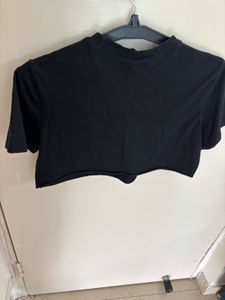 SHEIN INITIAL PRINTED CROP TOP