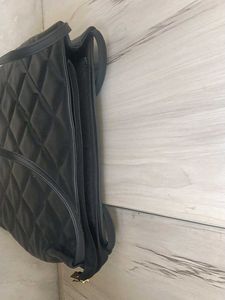 Fastrack Black Quilted shoulder Handbag