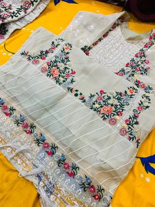 Paakistaani Suit