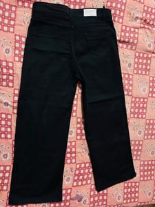Stylish Black Wide-Leg Jeans