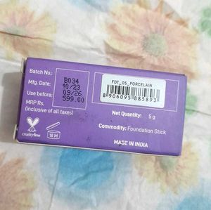 MyGlamm POSE HD Foundation