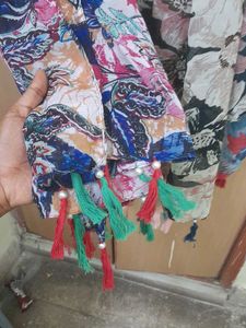 Floral Print Scarf - Light &amp; Airy