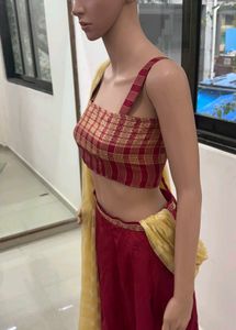 (lehenga & blouse )no dupatta with this