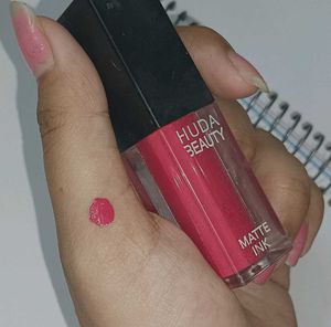 HUDA BEAUTY Matte Lipstick