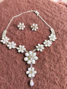 Floral Necklace &amp; Earring Set