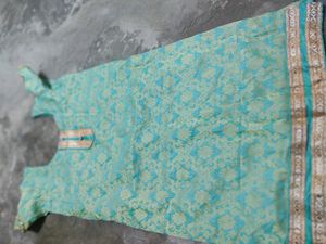 this is new with tag diwali kurta with half sleeves