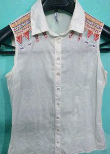 Nack Embroidery Top