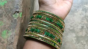 Green Bangle Set