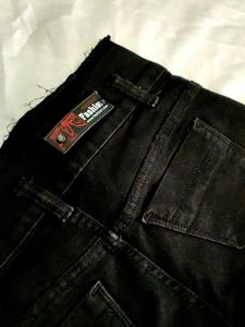 Black Skinny Jean With Side Strip 🖤