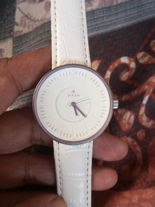 Titan Orignal Quartz Analog White Dial Women's