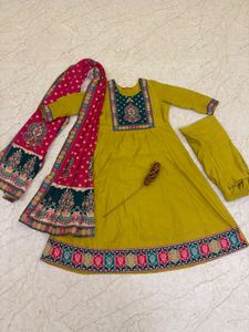 Elegant Ethnic Anarkali Suit Set for women’s and g