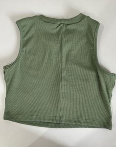 Green Round Neck Fitted Crop Top