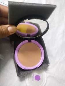 Plum Matte Compact For Dusky Skin Tone