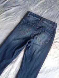 Ripped Denim Jeans 👖🦢✨✨